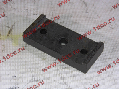 Пластина скобы крепления переднего стабилизатора H HOWO (ХОВО) WG880680027 фото 1 Ангарск